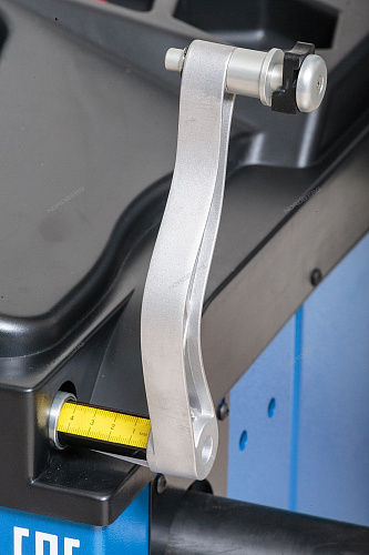 Станок балансировочный с автоматическим вводом 2х параметров