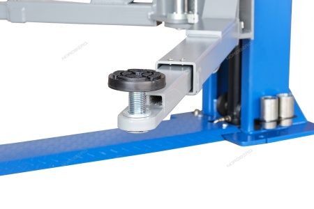 Подъемник двухстоечный 4 т, асимметричный, 220 В