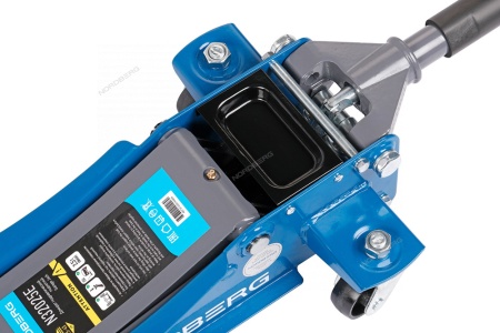 Домкрат подкатной 2,5 т с резиновой насадкой