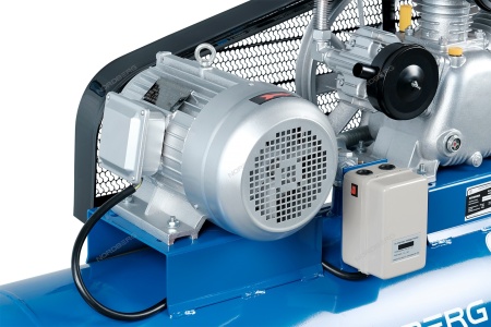 Компрессор трехпоршневой, ременной, чугунная головка, 380 В, ресивер 300 л, 800 л/мин