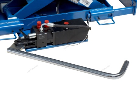 Траверса с ручным приводом г/п 3т. для подъемников N634, 4445J, 4450J, синяя