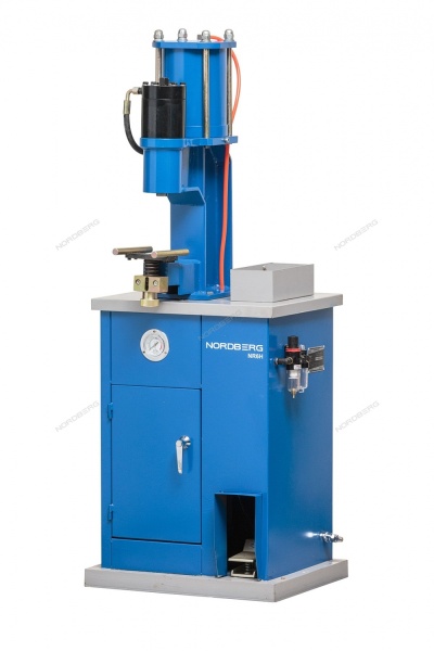 Станок пневмогидравлический для заклепки тормозных колодок