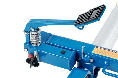 Домкрат гидравлический для перемещения автомобиля