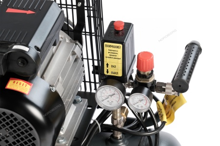 Компрессор поршневой с ременной передачей, 220 В, ресивер 50 л, 420 л/мин