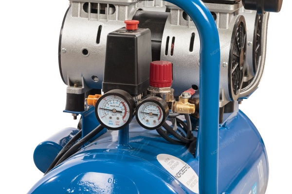 Компрессор безмасляный 220 В, ресивер 50 л, 210 л/мин