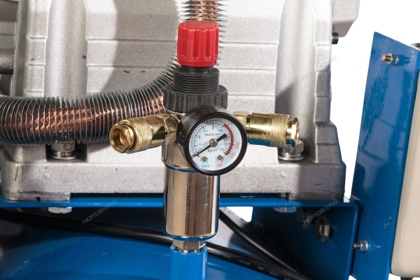 Компрессор поршневой с ременной передачей 380В, ресив. 200л, 520л/мин