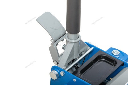 Домкрат подкатной 3,2 т, супернизкий подхват, педаль