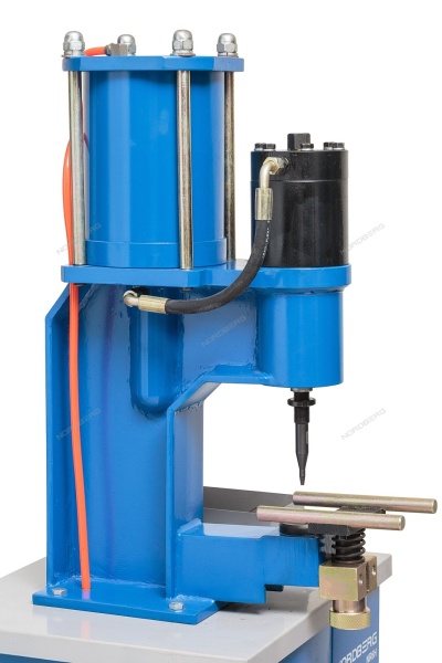 Станок пневмогидравлический для заклепки тормозных колодок