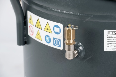 Компрессор вертикальный поршневой с ременной передачей 380 В, ресивер 100 л, 580 л/мин