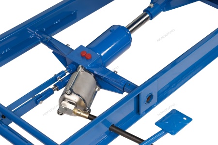 Подъемник для мотоциклов, 450 кг, с ножным и пневмоприводом