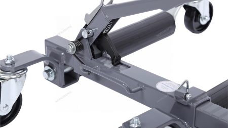 Домкрат механический для перемещения автомобиля