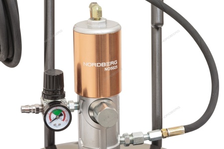 Установка пневматическая для раздачи густой смазки из бочек 20 л.