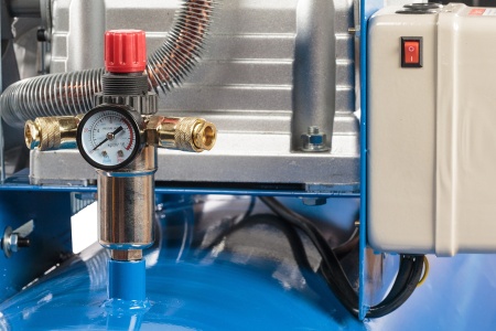 Компрессор поршневой с ременной передачей 380В, ресив. 300л, 1050л/мин