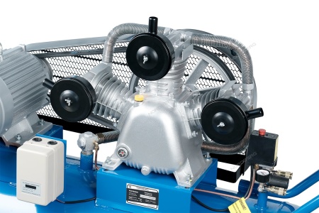 Компрессор трехпоршневой, ременной, чугунная головка, 380 В, ресивер 300 л, 800 л/мин