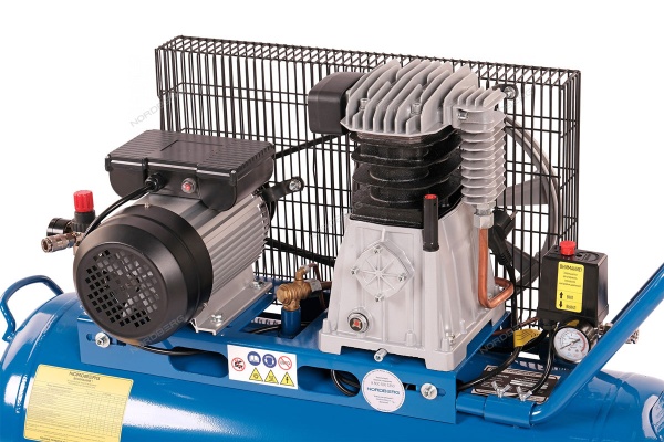 Компрессор поршневой с ременной передачей 220 В, ресивер 100 л, 446 л/мин