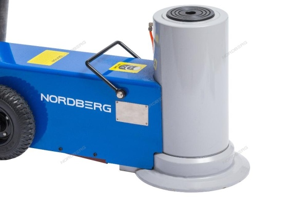 Домкрат пневмогидравлический подкатной, 60 т