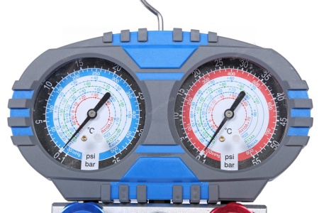 Коллектор манометрический со шлангами и муфтами в кейсе