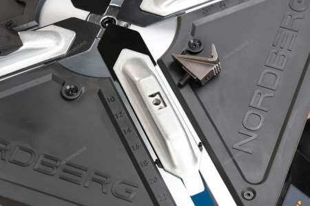 Станок шиномонтажный 380V п/автомат, 2х скор, стол с накладками, серый