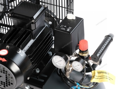 Компрессор поршневой с ременной передачей, 380 В, ресивер 50 л, 420 л/мин