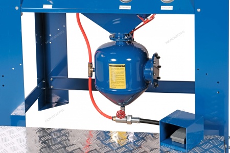 Камера пескоструйная с напорной системой подачи абразива и циклонной фильтрацией