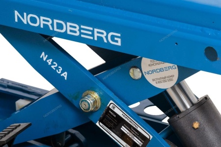 Траверса пневмогидравлическая, 2 т, для подъемников N634, 4445J, 4450J, синяя