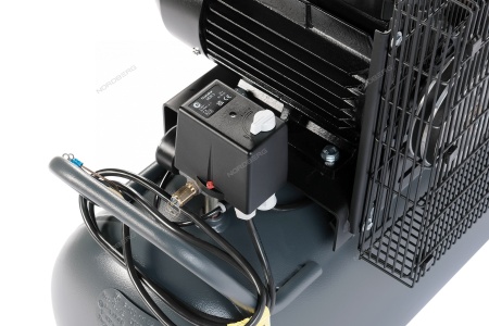 Компрессор поршневой с ременной передачей 380 В, ресивер 100 л, 950 л/мин