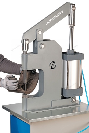 Пневматический станок для заклепки тормозных колодок с тумбой, цилиндр 160, NORDBERG NR8PM+MML0