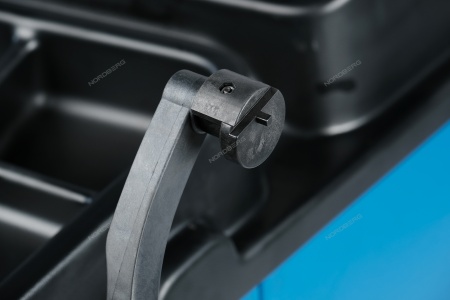 Станок балансировочный с автоматическим вводом двух параметров, синий