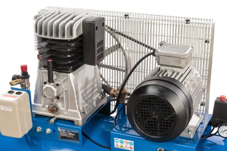 Компрессор поршневой с ременной передачей 380В, ресив. 200л, 520л/мин