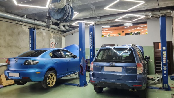 Подъемник двухстоечный 4 т, 220 В, синий